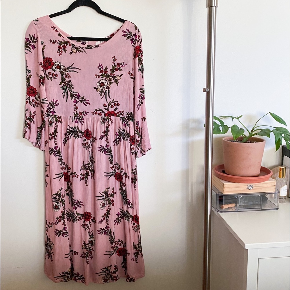Romantic Floral Bell Sleeved Le Lis Midi Dress